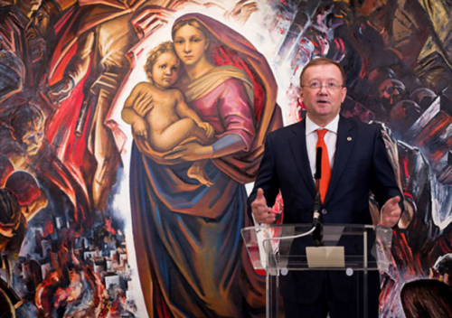 Exhibition at the Saatchi Gallery in London