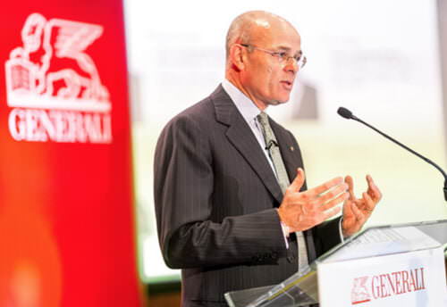 Photograph of Chief Executive making presentation at Investor Day in London