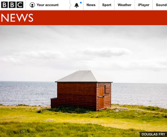 Beach hut photograph by Piranha on BBC website