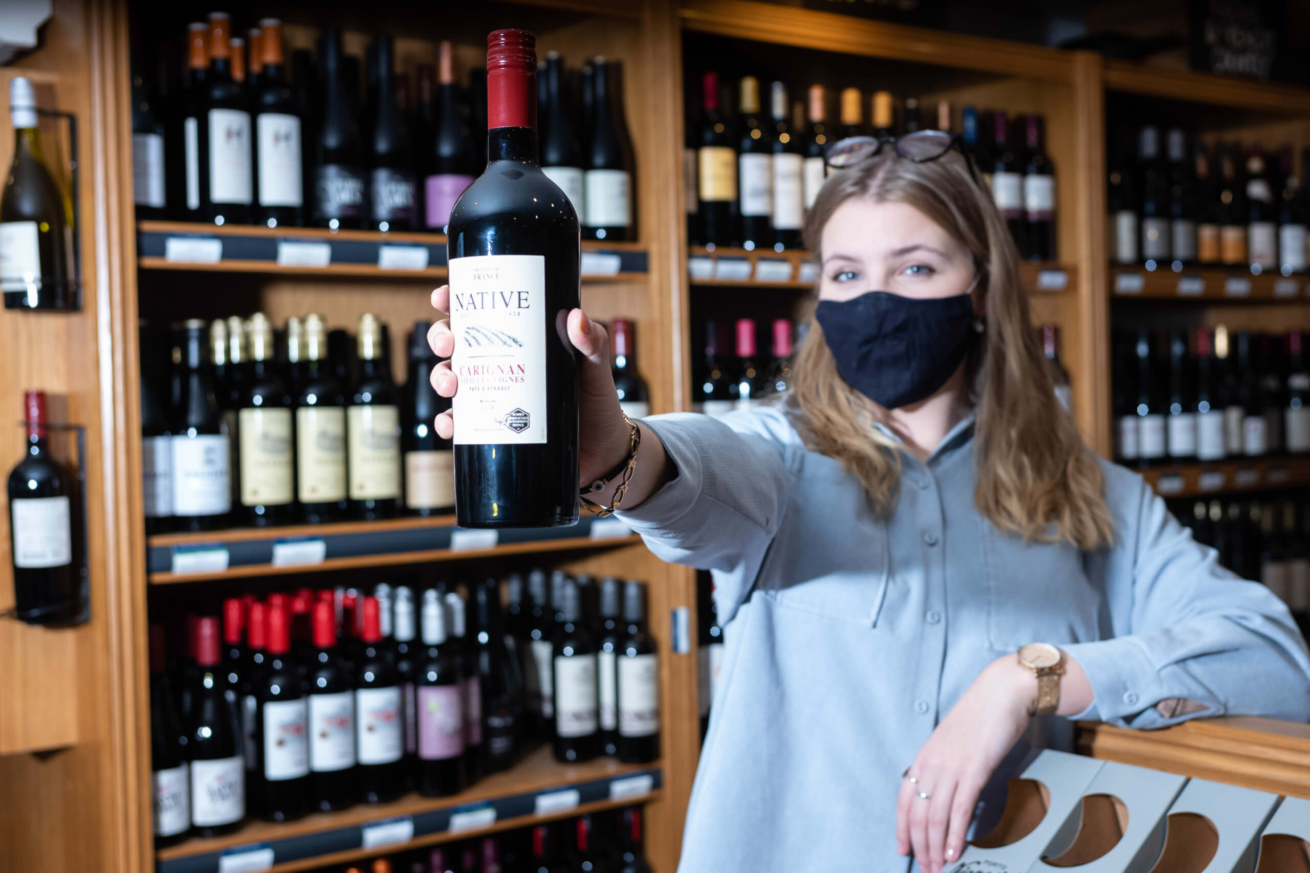 Local Essential West Oxford Shops Open for Business during Lockdown 3 29 Oxford Wine Shop - photograph for newspaper article