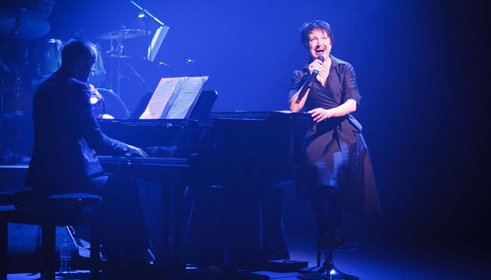 Theatre Photographer of Caroline O'Connor singing at Garrick Theatre, London
