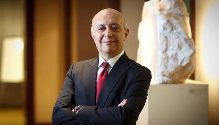Business portrait for Finsbury PR and KKR in London of Kaveh Samie